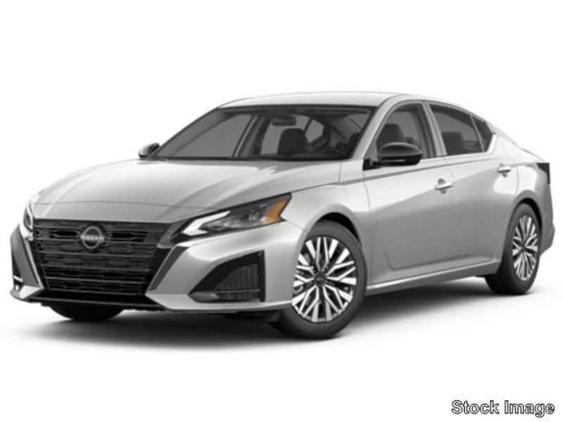 Used 2023 Nissan Altima 2.5 SV image 1