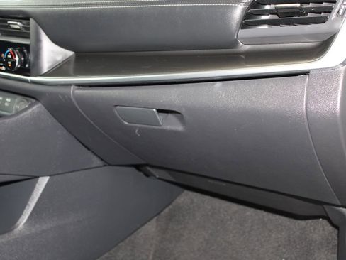 Used 2024 Nissan Rogue SV AWD/4WD image 40