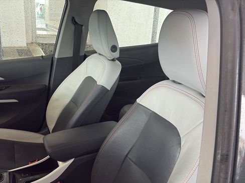 Used 2020 Chevrolet Bolt Premier w/ Infotainment Package image 9