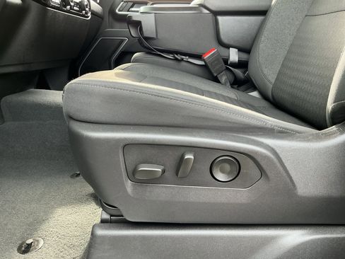 Used 2025 Chevrolet Silverado 2500 LT w/ Convenience Package image 22