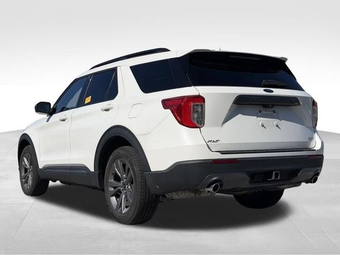 Used 2023 Ford Explorer XLT w/ Equipment Group 202A AWD/4WD image 5