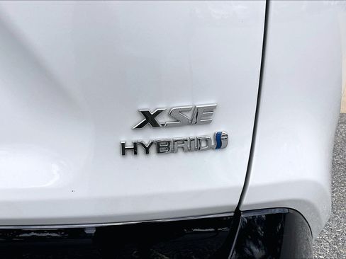 Used 2023 Toyota RAV4 XSE AWD/4WD image 10