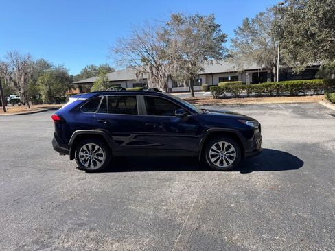 Used 2021 Toyota RAV4 XLE Premium image 7