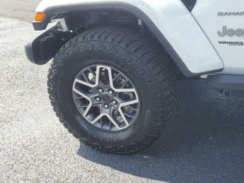 Used 2020 Jeep Wrangler Unlimited Sahara AWD/4WD image 8