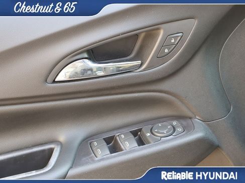 Used 2019 Chevrolet Equinox LT w/ Driver Convenience Package FWD image 22