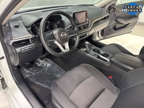 Used 2025 Nissan Altima 2.5 SV image 9