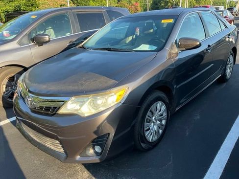 Used 2014 Toyota Camry LE FWD image 10