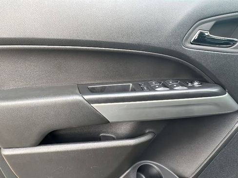 Used 2022 Chevrolet Colorado LT w/ LT Convenience Package image 14