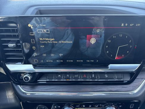 Certified 2024 GMC Sierra 1500 SLT w/ SLT Premium Package image 16