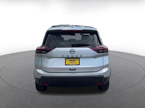 Used 2025 Nissan Rogue SV FWD image 12
