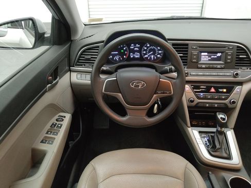 Used 2017 Hyundai Elantra SE FWD image 22