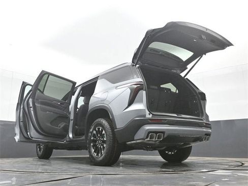 New 2026 Chevrolet Traverse Z71 w/ Driver Confidence Package image 57