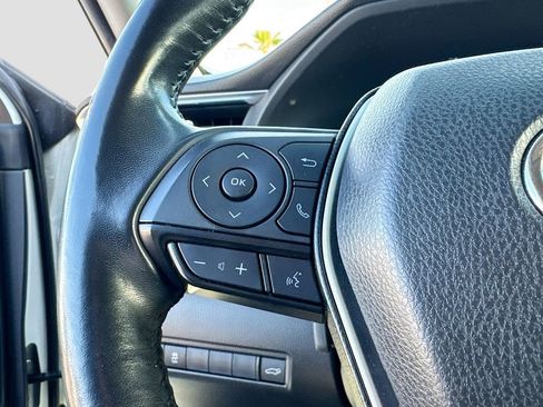 Used 2021 Toyota Venza LE image 26