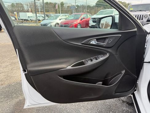 Used 2024 Chevrolet Malibu LT image 18