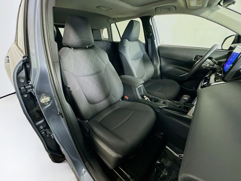 Used 2023 Toyota Corolla Cross LE w/ Moonroof Package image 28