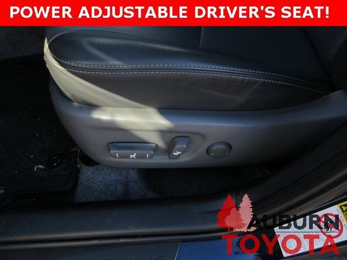 Used 2013 Toyota Prius Four image 12