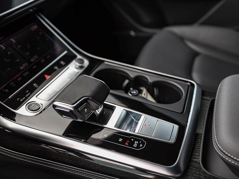 Used 2025 Audi Q8 Premium Plus AWD/4WD image 28