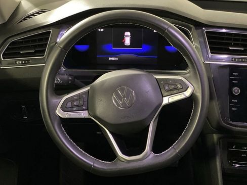 Used 2023 Volkswagen Tiguan SE AWD/4WD image 16