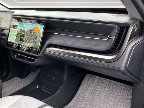 Used 2025 Rivian R1T Adventure image 16