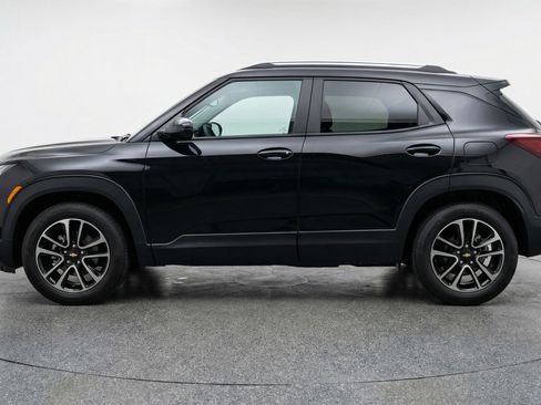 Used 2025 Chevrolet TrailBlazer LT image 5