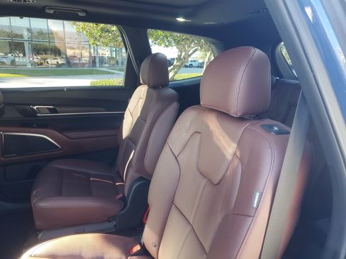 Used 2023 Kia Telluride SX image 17