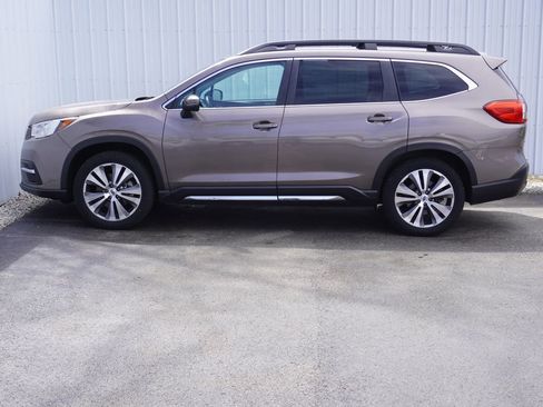 Used 2022 Subaru Ascent Limited w/ Technology Package AWD/4WD image 3