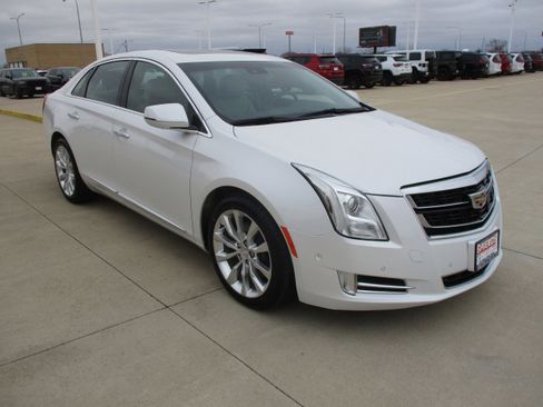 Used 2016 Cadillac XTS Luxury w/ Driver Awareness Package image 8
