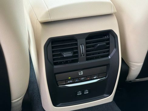 Used 2025 BMW 330i Sedan w/ Convenience Package image 16