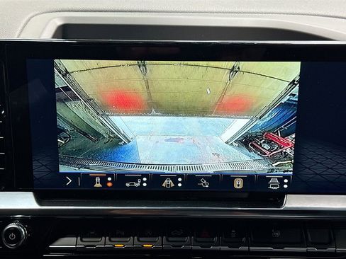 New 2026 GMC Sierra 1500 SLE w/ Preferred Package image 14