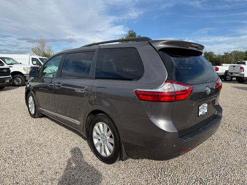 Used 2017 Toyota Sienna XLE w/ XLE Navigation Package AWD/4WD image 7