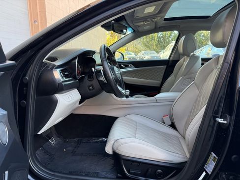 Used 2020 Genesis G70 2.0T w/ Prestige Package image 11