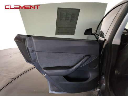 Used 2021 Tesla Model Y Long Range image 29