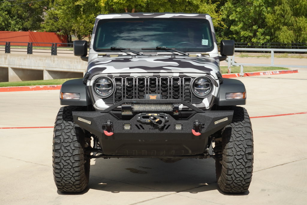 Used 2025 Jeep Gladiator Sport AWD/4WD image 8