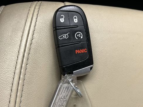 Used 2020 Jeep Grand Cherokee Limited image 28