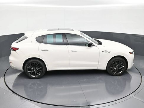 Used 2024 Maserati Levante GT Ultima AWD/4WD image 15
