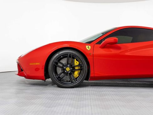 Used 2017 Ferrari 488 GTB RWD image 10