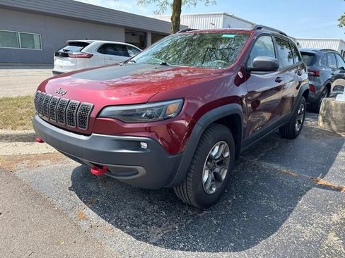 Used 2019 Jeep Cherokee Trailhawk w/ Cold Weather Group AWD/4WD image 1