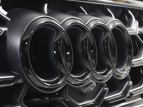 Used 2025 Audi S8 image 27