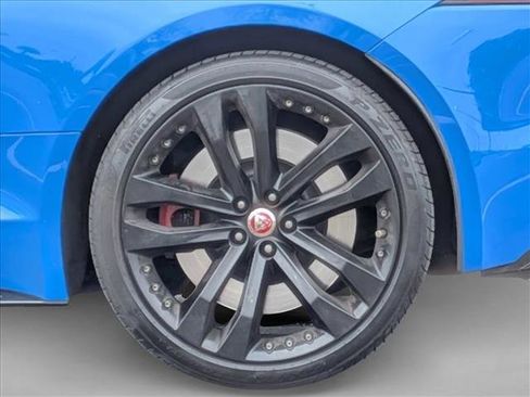 Used 2019 Jaguar F-TYPE R image 16