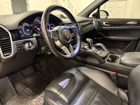 Used 2019 Porsche Cayenne AWD/4WD image 15