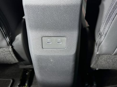 New 2026 Nissan Kicks SR FWD image 23