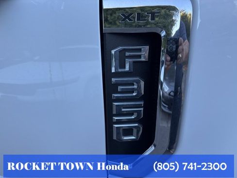Used 2022 Ford F350 XLT w/ XLT Premium Package image 17