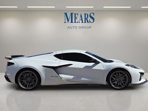 Used 2024 Chevrolet Corvette Z06 w/ Battery Protection Package image 6