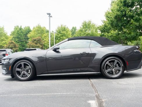 Used 2024 Ford Mustang Convertible RWD image 8