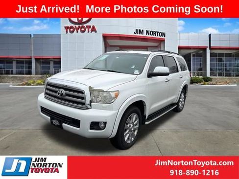 Used 2016 Toyota Sequoia Platinum image 2