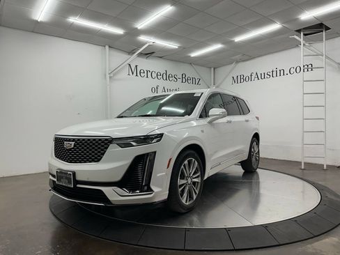 Used 2021 Cadillac XT6 Premium Luxury AWD/4WD image 3