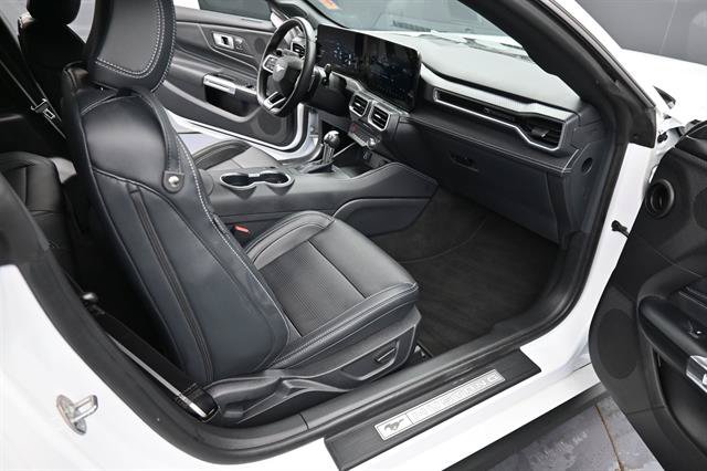 Used 2025 Ford Mustang GT Premium RWD image 16