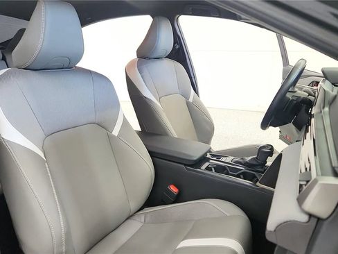Used 2025 Toyota Camry SE FWD image 37