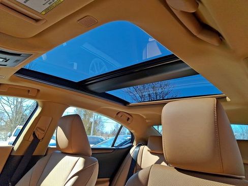 Used 2025 Lexus ES 350 w/ Premium Package image 14