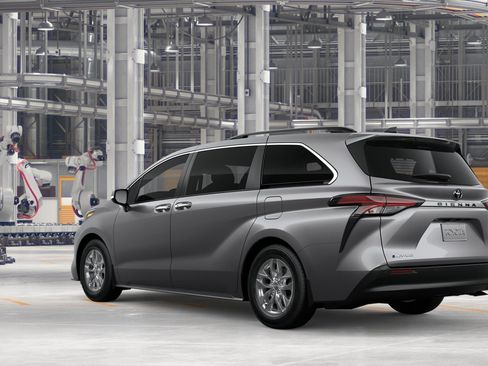New 2026 Toyota Sienna XLE AWD/4WD image 6